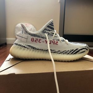 Yeezy Zebra size 9.5